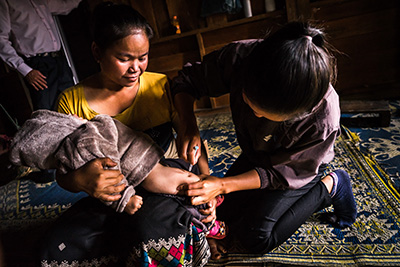 lao_wiw2016_infant_injection